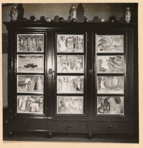 Foto van de Henkels-kast in August Henkels, H.N. Werkman, Nieuwjaarsbrief 1944 (1944)